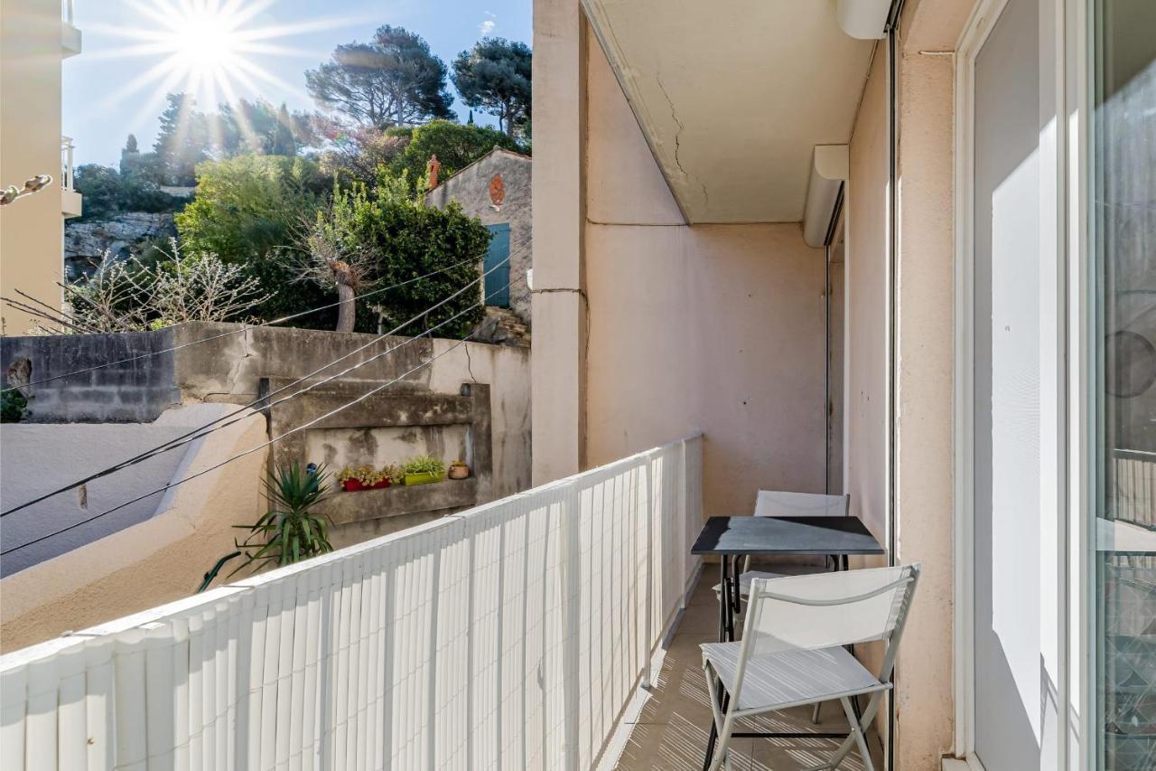 Le Levantes Par Dodo-A-Cassis Luaran gambar
